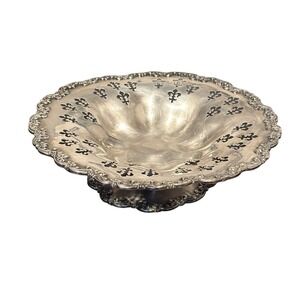Vintage Silver Plated Footed‎ Compote Bowl Fleur de Lis Cutout Ornate Pedestal